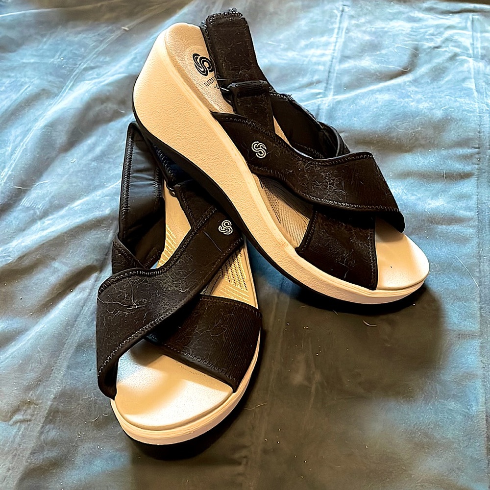 Cloudsteppers by Clarks, Black 1” Platform Sandals